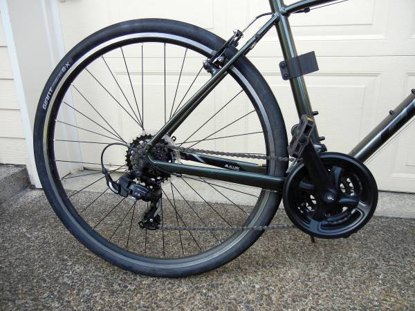 GIANT escape M-3 - $220 (aloha 209th)63471265460611122