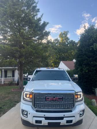 2016 gmc sierra 2500hd 4x4 6.6 diesel - $24,900 (Charlotte)63613523340035123