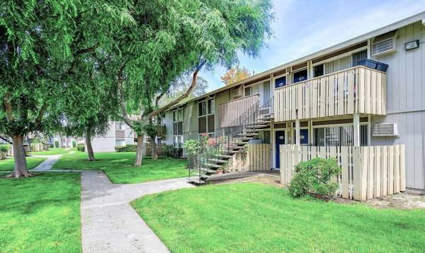 Online Services, 3/BD 2/BA, Located in San Jose 1