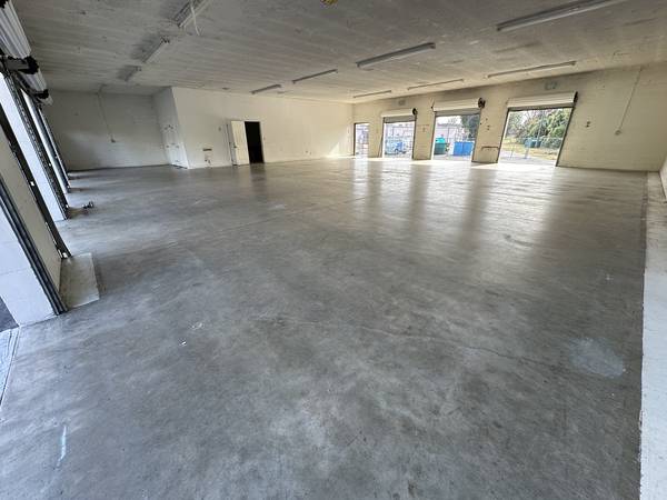 $8 / 3000ft2 - Large Warehouse, 7 Rollup Doors, Private Office, 2 Baths, Fenced Yard! (TRI COUNTY - CHIEFLAND)63768331422849120