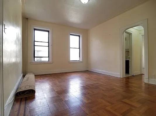 $2,195 / 1br - LARGE 1 BEDROOM - STEPS TO PARK AND TRAINS!! (BROOKLYN)63689770244995120