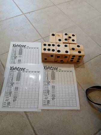 GIANT YAHTZEE GAME - with reusable scoresheets 1