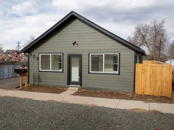 Charming 2 Bed, 1 Bath Home in Greeley | Available 01/01/2026 1