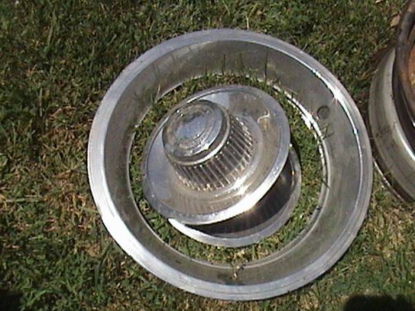 Chevy Rally Center Caps and Trim Rings 1