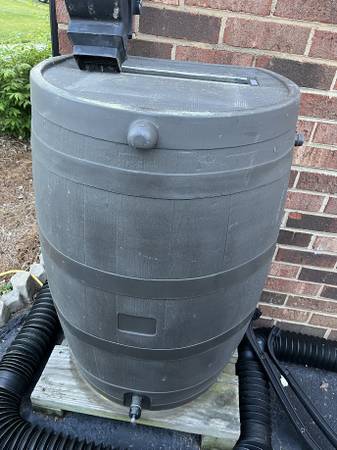 Rain Barrel - Fiskars brand, flat back, with diverter 1