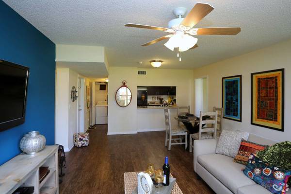 $1,990 / 2br - 1065ft2 - Just what you're looking for! 2 Bed / 2 Bath. Come and see! (West Palm Beach - Serrano Apartments)63983674734595124