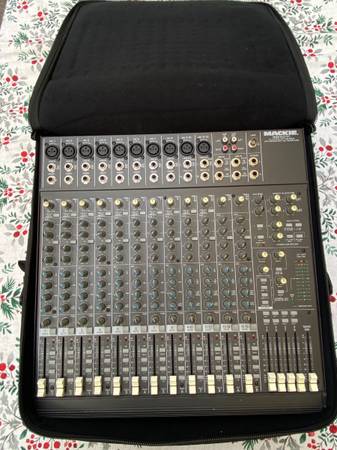 Mackie 1642 VLZ Pro 16-Channel Mixer With Bag 1