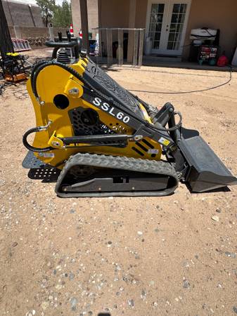 Mini skid steer SSL60 1