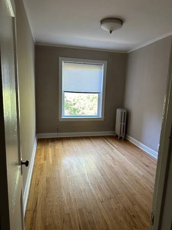 $1,150 / 2br - 900ft2 - Large 2 bed, 1 blk to bus, 3 blks to train - incl. heat (Ridge Ave - Rogers Park)63918415316611122