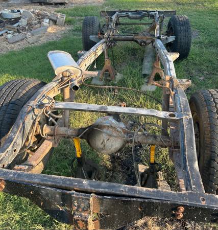 Chasis Jeep CJ7 en marcha - $1,950 (Forney)62969133107329124