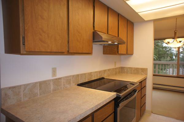 $2,295 / 2br - 1200ft2 - MOUNTAIN PARK TOWNHOME ~ Views ~ Lake Oswego (232 Cervantes)63831771457409124