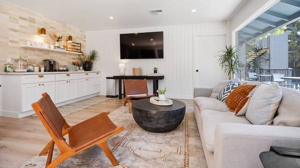 $2,430 / 2br - 800ft2 - 1 Month FREE On All Renovated Homes! Walk In and Find Your Match! (san leandro)63667941901697121