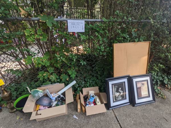We're Moving! Yard Sale! (Dorchester)63655698297475124