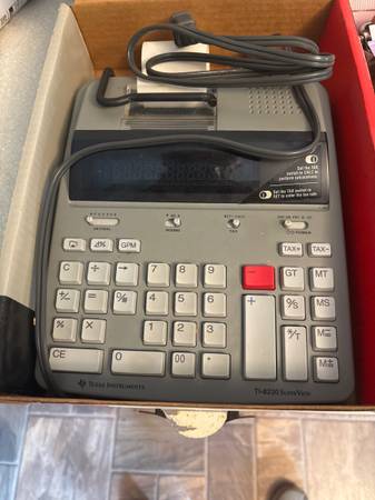 TI 8230 Calculator - $15 (Monclova)62926966266241122