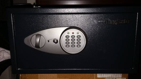Sentry digital safe X105P 1