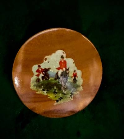 Decoupage Equestrian Brooch 1940s - $25 (Fairfax City)63436959933697120