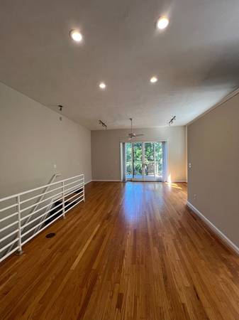 $2300.00 / 2br - 1650ft2 - 2 Bed, 2.5 Bath w/Balcony - East Walnut Hills63685944001411123