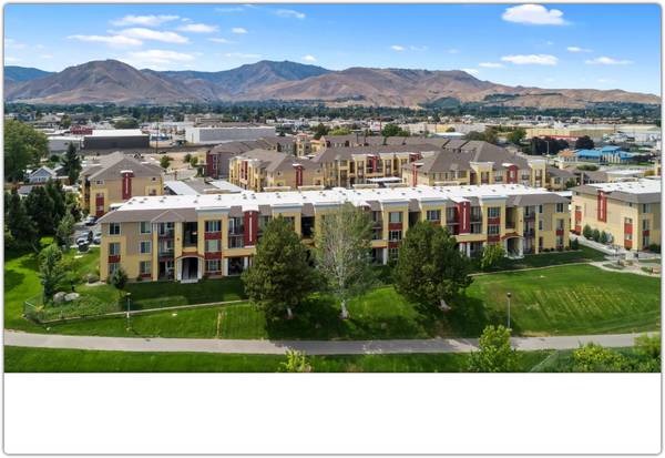 $1,399 / 498ft2 - Estudio amplio disponible hoy!! ¡$1000 de descuento en gastos de mudanza! (Wenatchee)63690645764995120