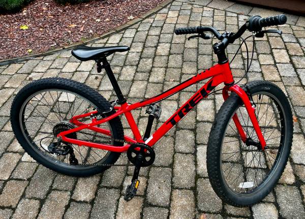 Trek Precaliber 24 赤 バスケット付き Trek Precaliber 24 8-Speed Suspension - Emery's Cycling