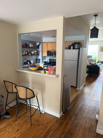 $3500.00 / 2br - 1500ft2 - Charming Capitol Hill townhouse w original floors63843415338497124