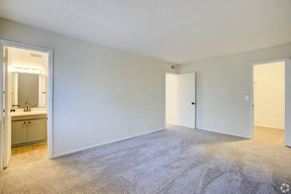 $1,325 / 3br - Reduced Security Deposit! Only $500 - Large 3 Bedroom!64027440813569120