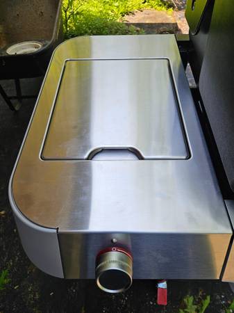 WEBER  435 LP GRILL W/ SIDEBURNER - $1,400 (New Berlin)63470462464001123