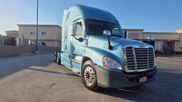 2017 Freightliner Cascadia 10Spd!  25K OBO!! 1
