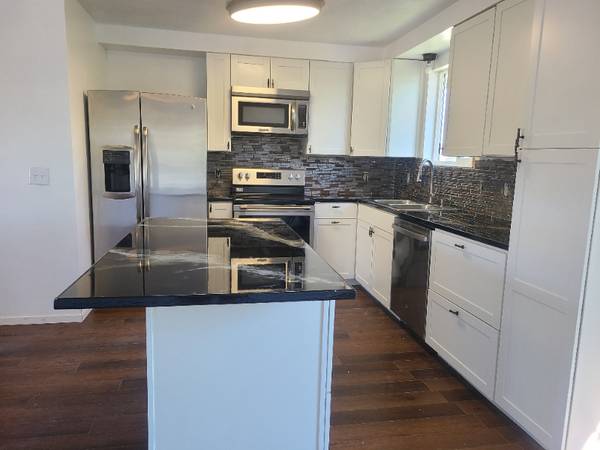 $2600.00 / 5br - 1950ft2 - Stunning Spacious Residence in a Highly Desirable Growing Neighborhood63671040349825122
