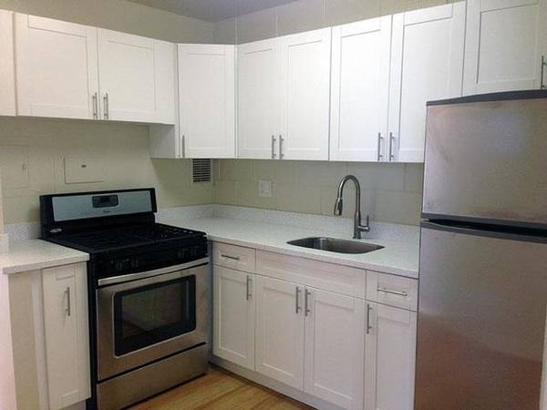 $2,790 / 4br - 1025ft2 - Great Neighborhood, Tour Today, New Shaker Cabinets, Jalousie Windows (Wahiawa)63939395502979121