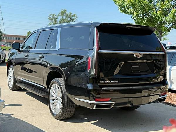 2022 Cadillac Escaladee  ESV 4WD LUXURY - $47000.0063621494091777124
