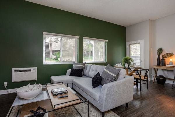$2,468 / 1br - 650ft2 - Ubicación y comodidades inmejorables cerca de UCLA: Axiom Westwood es tu próximo hogar (Westwood/UCLA)63876593738627120