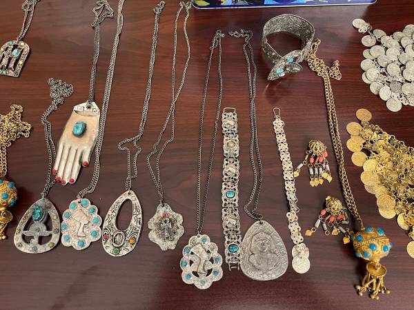 Joyería de los años 70 en venta - $20 (Ferndale)63435836903681121
