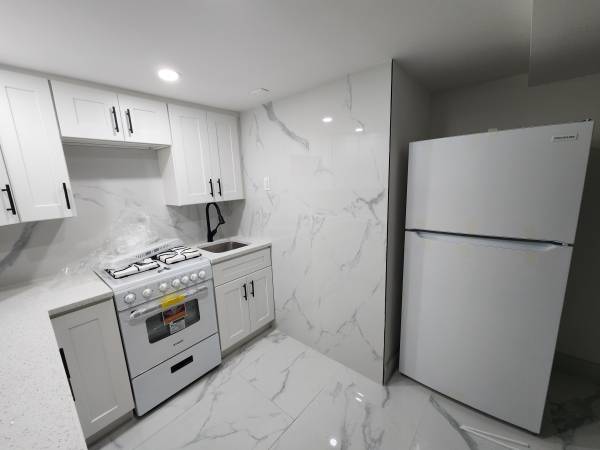 Spacious 2 Bedroom Apartment all utillities incl with parking – 1