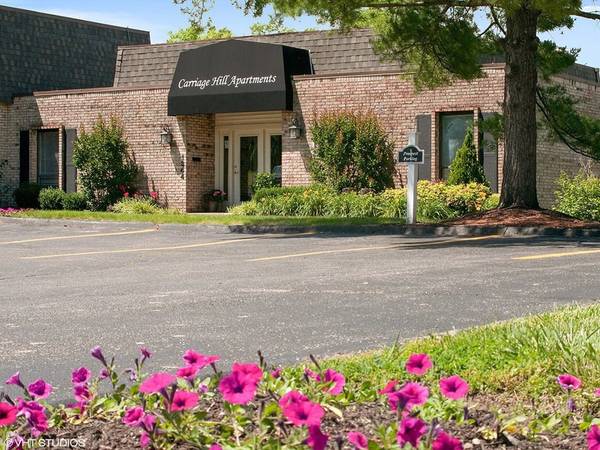 Modern Amenities. Urban Location. Sophisticated Style. 1