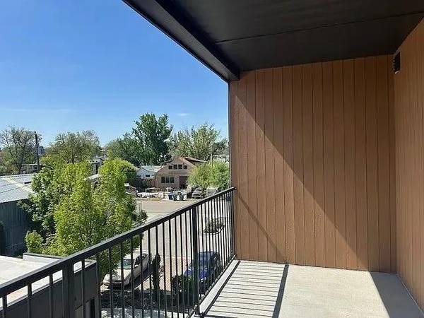 $2,110 / 1br - 966ft2 - Camina hasta el río, ve en bicicleta al centro | Luka de 1 dormitorio ahora disponible (Garden City)64003313599490120