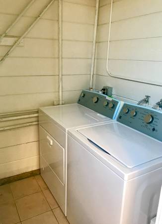 $2,850 / 3br - Nice 3 beds & 1 bath for rent (oakland east)63946804692354124