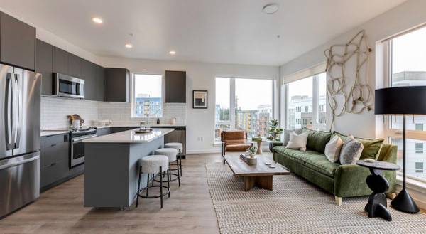 $2,692 / 1br - 680ft2 - Vive la vida de lujo: 1 dormitorio/1 baño con baños inspirados en spa, primero (Redmond)63688480121985122