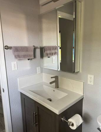 $1,400 / 1hab - 350ft2 - ¡Suite privada en alquiler! ¡Recién remodelada! (Pasadena) (Pasadena)63840115024643120