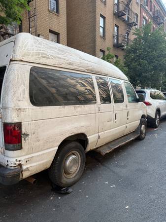 2006 Ford E250 high top van - $3,700 (Inwood / Wash Hts)63654723067649122