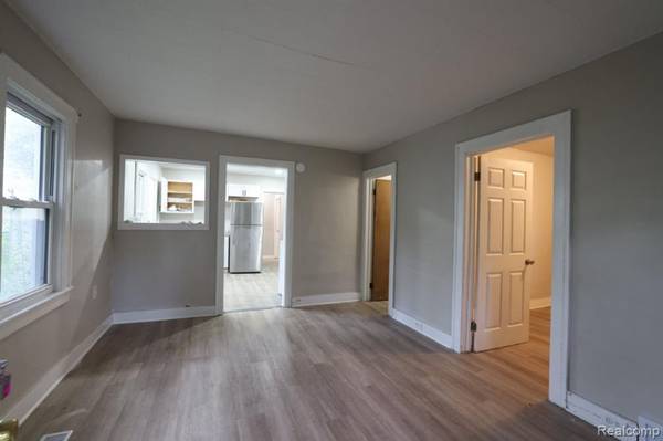 $1450.00 / 3br - 852ft2 - Charming 3 Bed, 1 Bath Single Family Home in Hazel Park, MI63926727718914121
