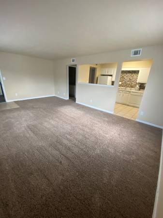 $885 / 2br - 900ft2 - Locust Grove Apartments (New Albany)64008826936834122