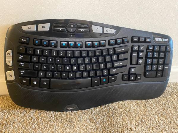 Wireless Logitech keyboard 1