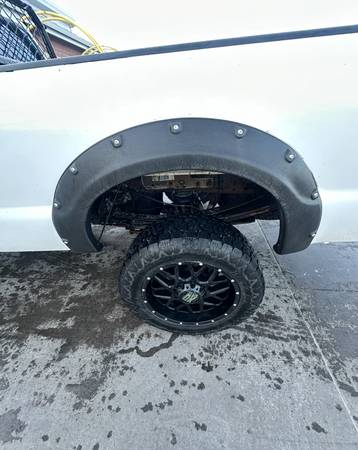 2006 Ford F350 Diesel 4x4  6.0L - $8,600 (Cheyenne Wy)63442980455043122