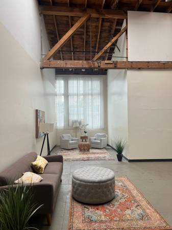 $3,350 / 1br - 2700ft2 - Large Live/Work Loft Apartment - 1066 47th Ave #12 (Oakland)63682851729025120