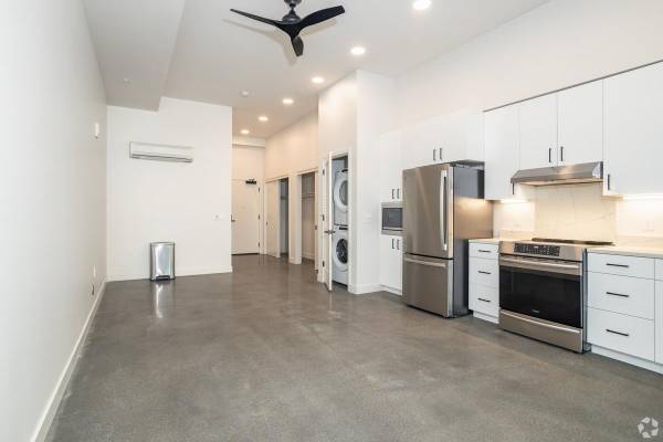$1,860 / 506ft2 - Exceptional Studio & Studio Lofts! Easy walking and biking! (Downtown)64043666591745122