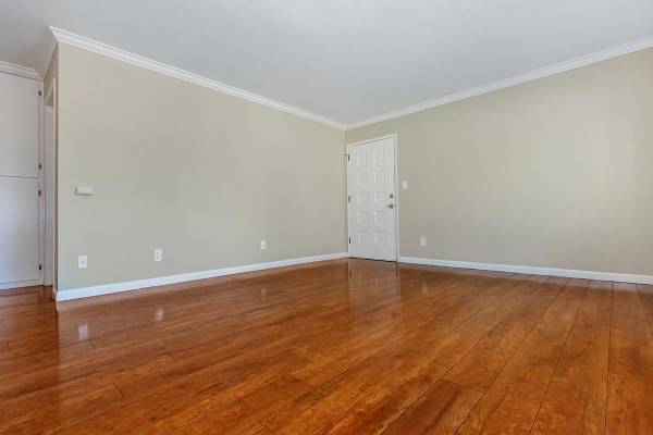 $2,145 / 2br - Fresno Terrace! $500 OFF Spacious 2x1 Upstairs Unit!! Laundry Room! (San Diego)63663922236929121