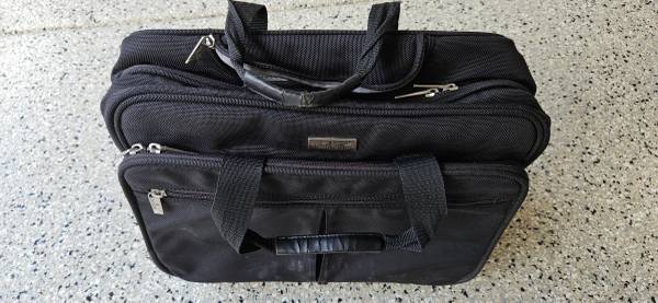 Samsonite Travel Rolling Suitcase with Laptop Storage 1