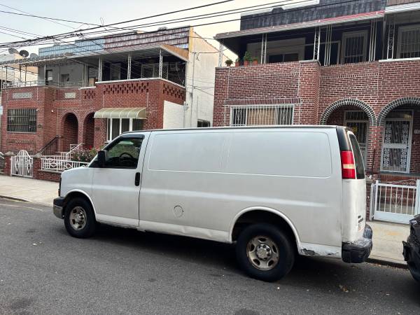 2010 Chevrolet Express - $3,100 (Brooklyn)63441360827009123