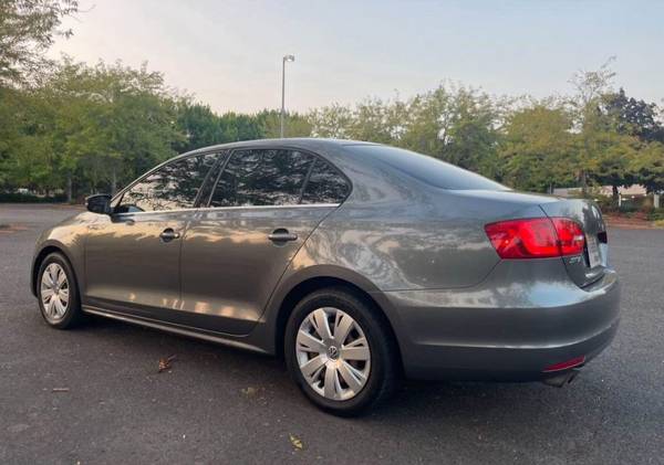 2013 Volkswagon Jetta - $6,50063624532330243122