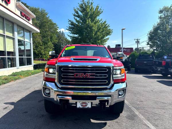 2017 GMC Sierra 2500HD WOW 4X4 CABINA CREW CARGADA SLT 6.6L L5P DURAMAX!!! **FINANCIACIÓN - $39,994 (+ MASTRIANOS DIESELLAND)63470621708289122